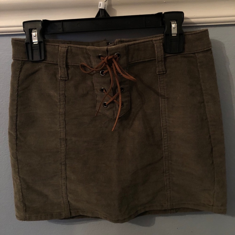Green tied up skirt